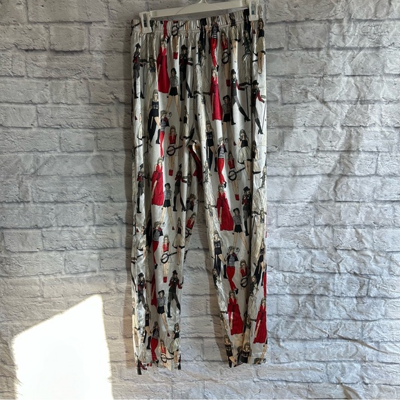 PREOWNED TAYLOR SWIFT SILKY ERAS TOUR TAYLORS VERSION RED PAJAMAS PJS WOMENS XL - Picture 2 of 9